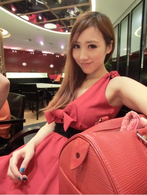 Date this voluptuous China girl Liunian from Changsha CN17