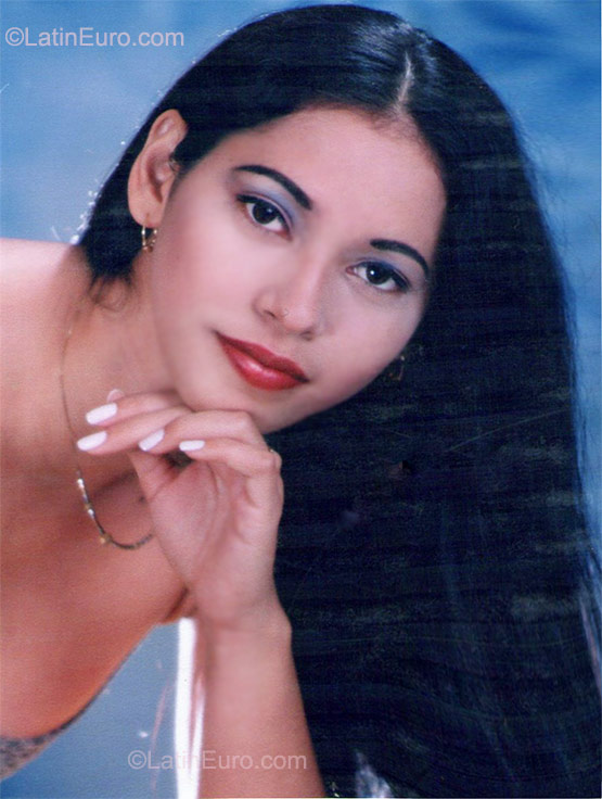 Date this delightful Colombia girl Laura from Neiva CO9190
