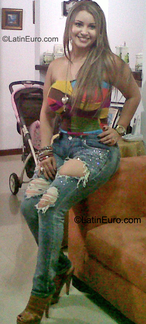 Date this sultry Colombia girl Paula from Cali CO9196