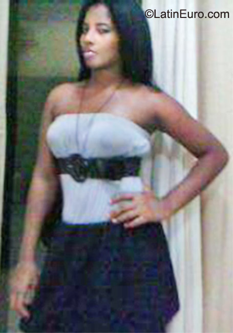 Date this sultry Dominican Republic girl Maholys from Santo Domingo DO10424