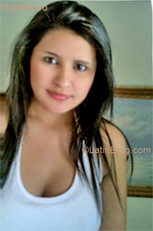 Date this funny Colombia girl Laura from Bucaramanga CO9242