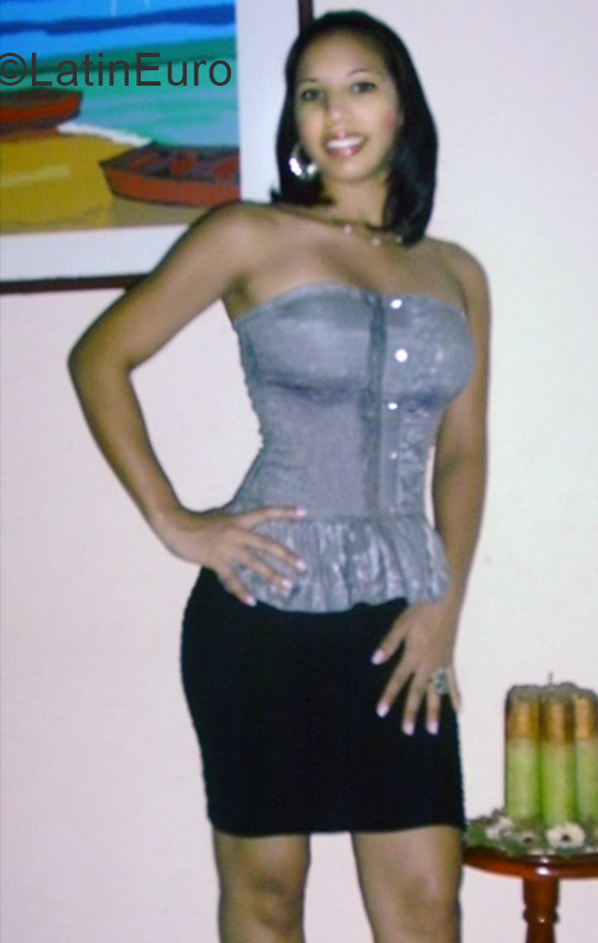 Date this voluptuous Dominican Republic girl Lissa from Santiago DO10299