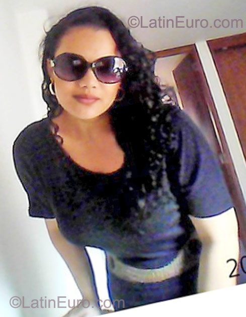 Date this georgeous Colombia girl Jaquelyn from Medellin CO9269