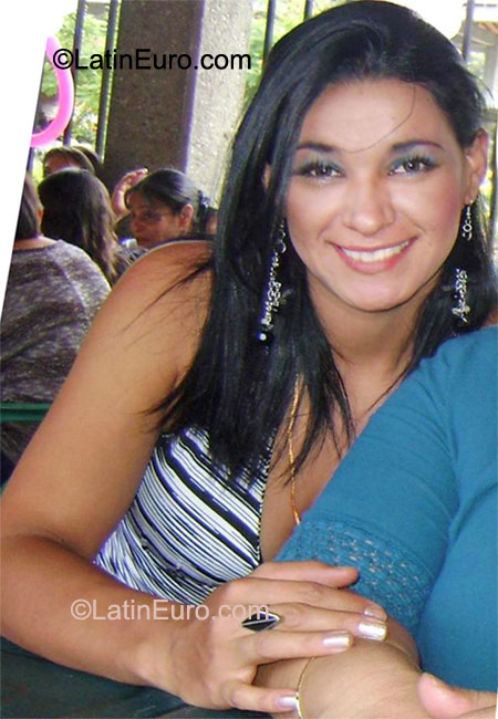 Date this pretty Colombia girl Glendy from Medellin CO9282