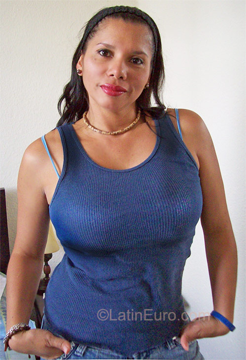 Date this good-looking Colombia girl Olga from Manizales CO9344