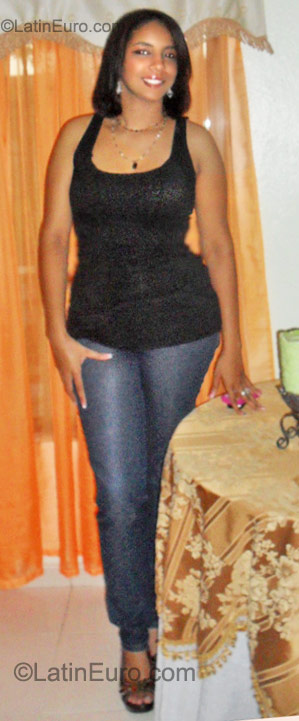 Date this hot Dominican Republic girl GREY from La Vega DO10411