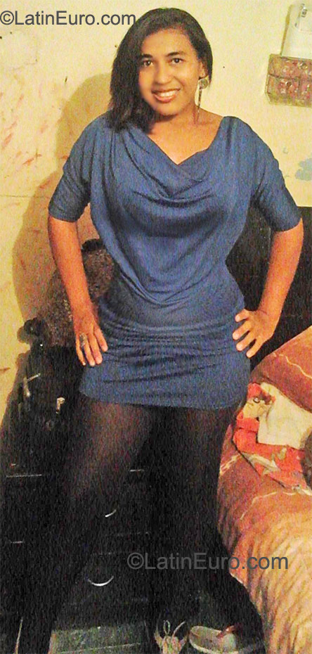 Date this young Colombia girl Jacelin from Barranquilla CO9437