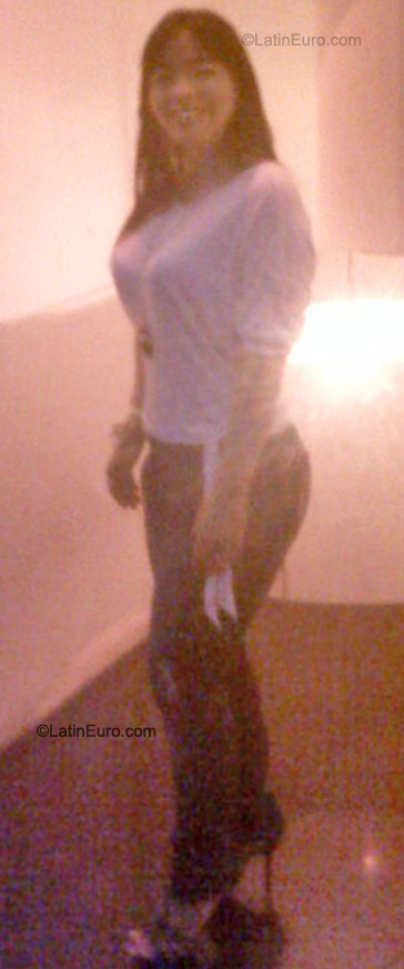 Date this georgeous Colombia girl Luna3173 from Cali CO9456