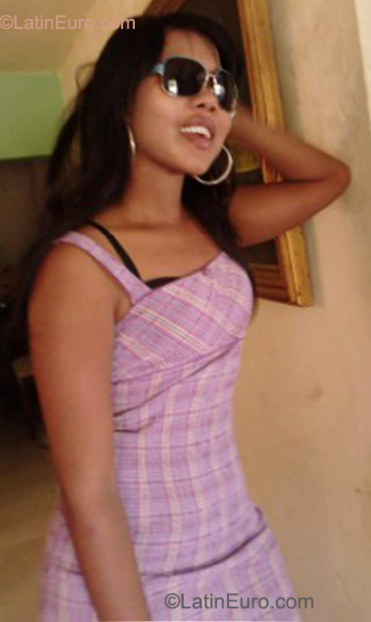Date this sultry Dominican Republic girl Edith from Santo Domingo DO10460
