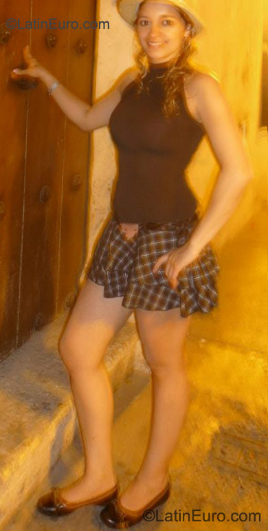 Date this funny Colombia girl Angie from Bogota CO9502