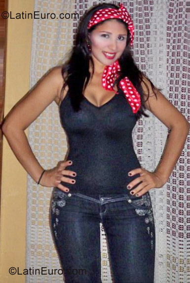 Date this good-looking Colombia girl Sandra from Barranquilla CO9601