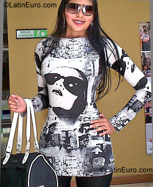 Date this hot Colombia girl Paulina from Medellin CO9621