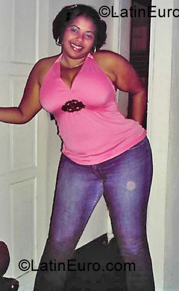 Date this georgeous Dominican Republic girl Desiree from Santo Domingo DO10597