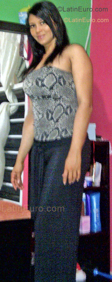 Date this sensual Colombia girl Judith from Cartagena CO9635