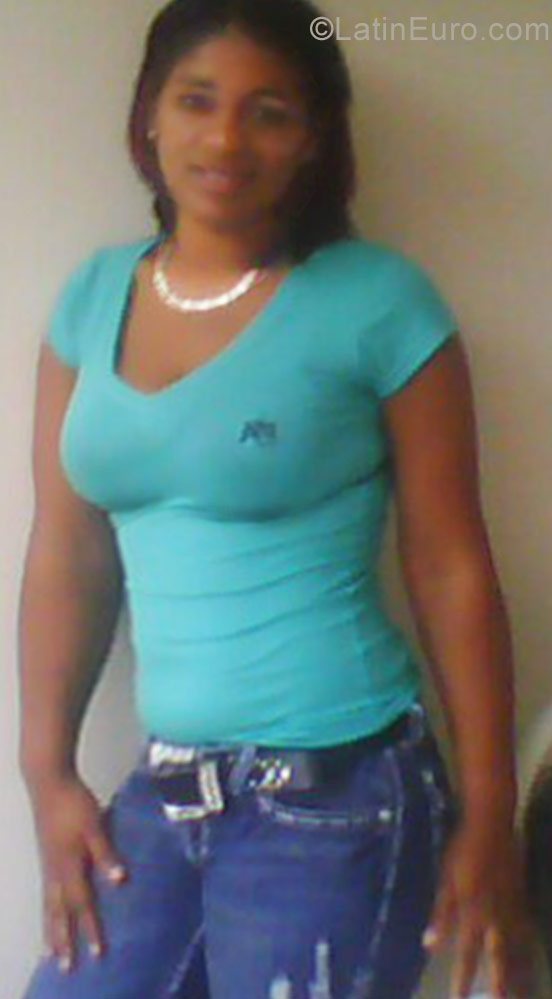 Date this delightful Dominican Republic girl Yaira from Santiago DO10615