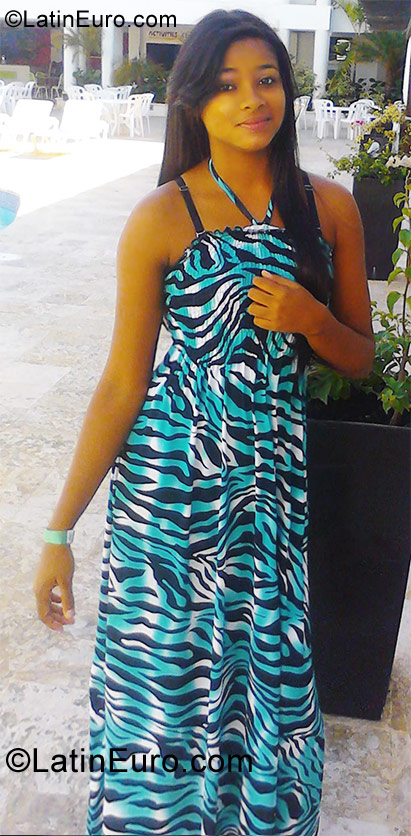 Date this fun Dominican Republic girl Ana from Santiago DO10617