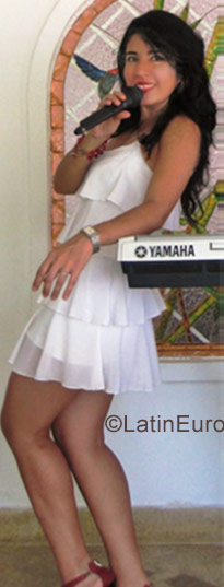 Date this happy Colombia girl Liy from Cali CO9654