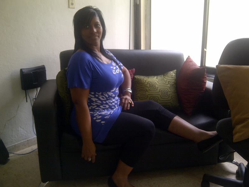 Date this nice looking Dominican Republic girl Karela from Dominican Republic DO10645
