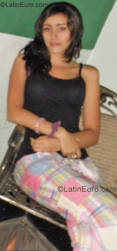 Date this young Colombia girl Daniela from Medellin CO11793