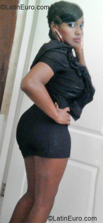 Date this charming Dominican Republic girl Smeli from Santiago DO10678