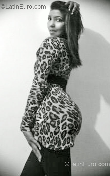 Date this funny Colombia girl Yurly from Bogota CO9769
