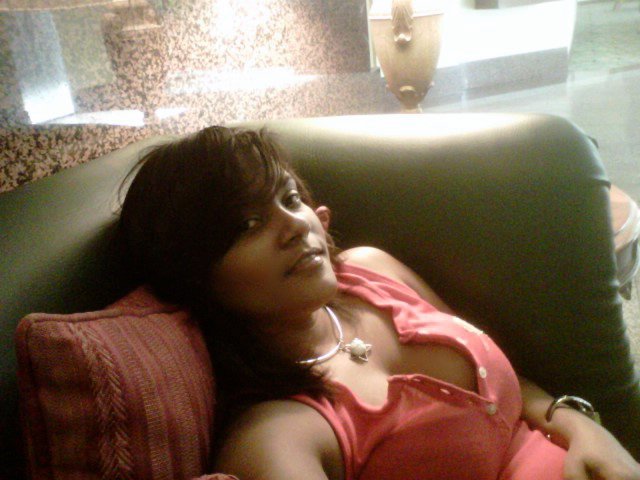 Date this stunning Dominican Republic girl Dramuelita from  KN2