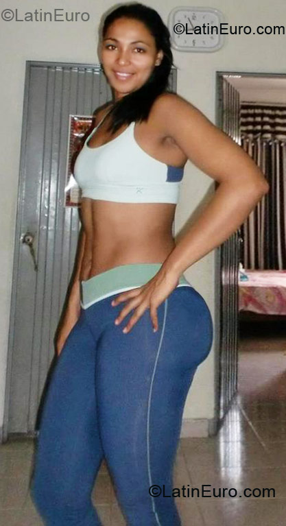 Date this happy Colombia girl Angelica from Bogota CO9758