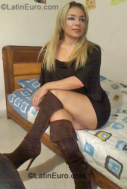 Date this exotic Colombia girl Esther from Medellin CO9770