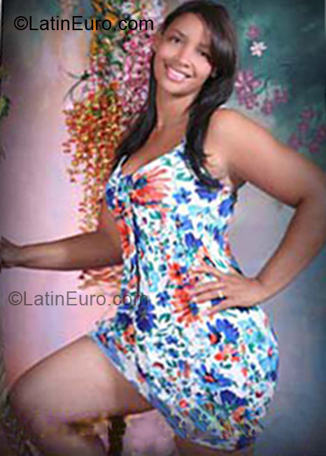Date this exotic Dominican Republic girl Karen from La Vega DO10694