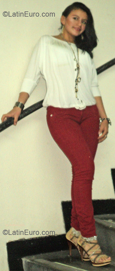 Date this delightful Colombia girl Adriana from Bogota CO9775