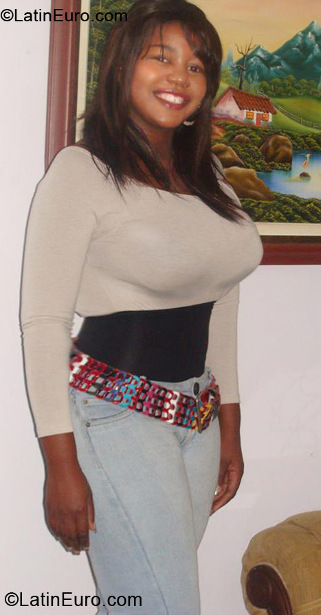 Date this beautiful Colombia girl Victoria from Cali CO10153