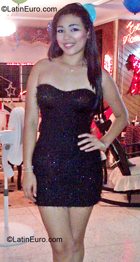 Date this nice looking Colombia girl Katherine from Barranquilla CO9838