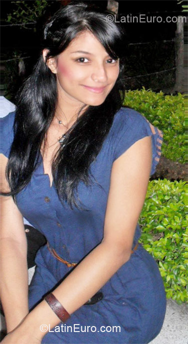 Date this hard body Colombia girl Johana from Cali CO9919