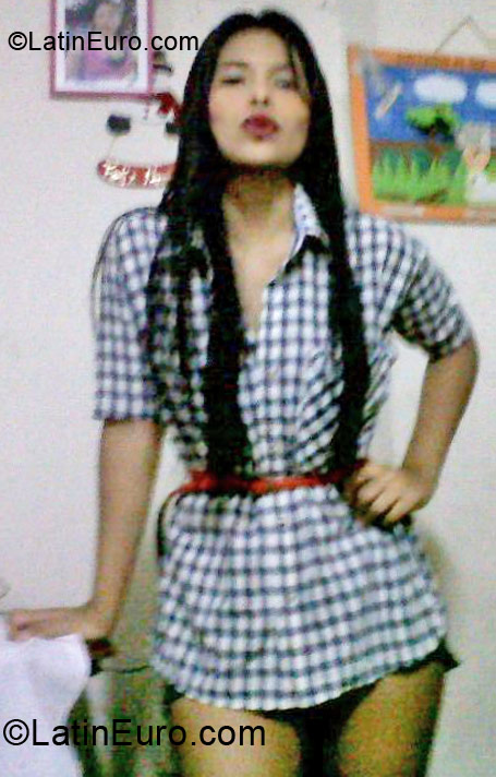 Date this hard body Colombia girl Deisy from Bucaramanga CO9925
