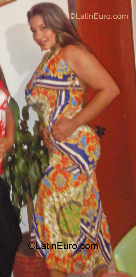 Date this pretty Colombia girl Tatiana from Bogota CO10018