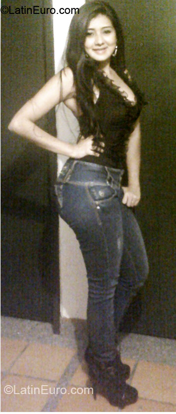 Date this happy Colombia girl Katalina from Medellin CO10025