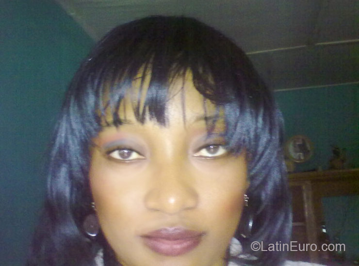 Date this stunning Cameroon girl Sanerges from Yaounde CM128
