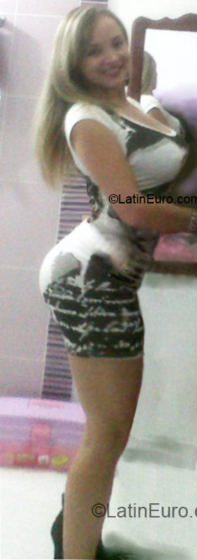 Date this sultry Colombia girl Maria Del Carmen from Medellin CO10071
