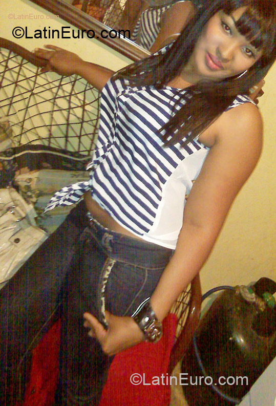 Date this gorgeous Dominican Republic girl Leidy02 from Santiago DO10928
