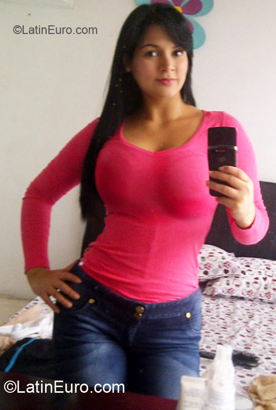 Date this exotic Colombia girl Luisa from Cali CO10095
