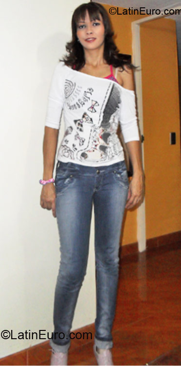 Date this hard body Colombia girl Mary from Medellin CO10103