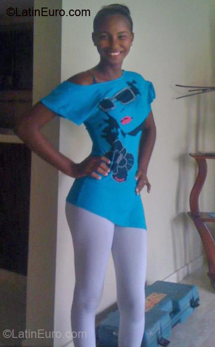 Date this happy Dominican Republic girl Jackie from Santiago DO18827