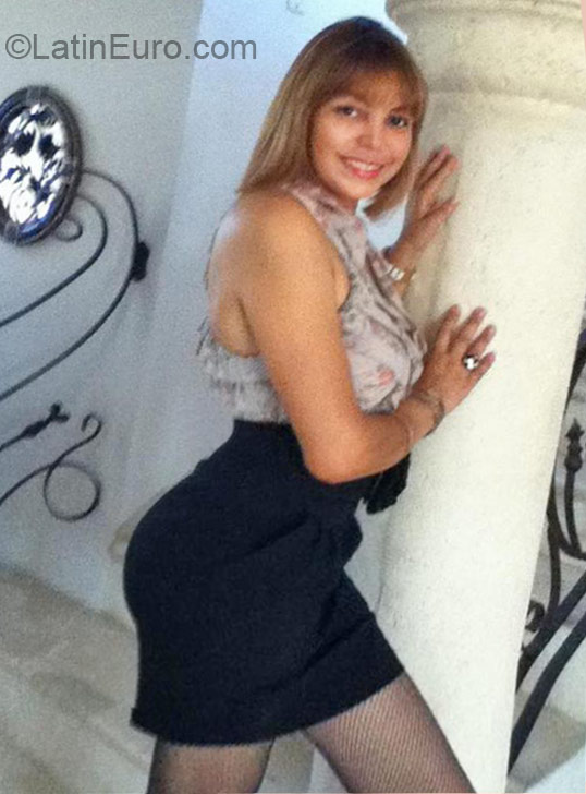 Date this cute Dominican Republic girl Ninoska from Santo Domingo DO19693