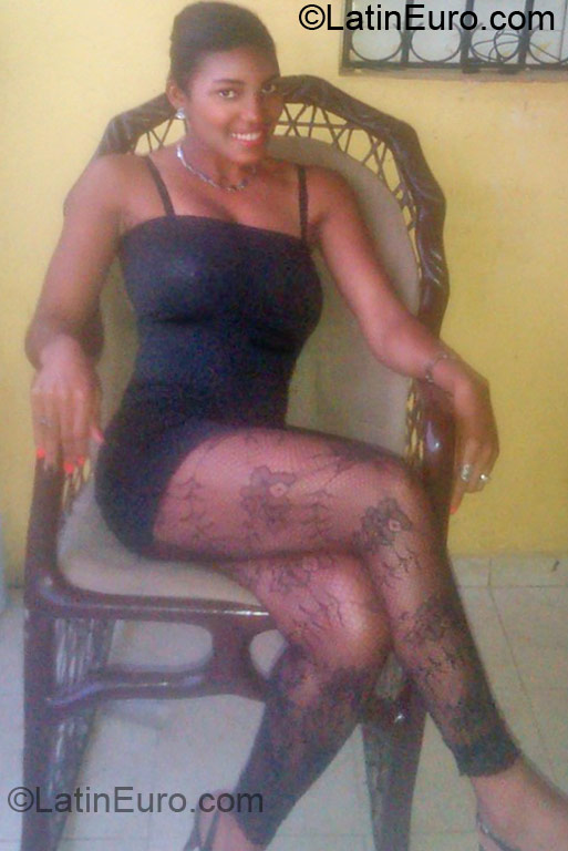 Date this funny Dominican Republic girl Yarileisi from Santo Domingo DO30465