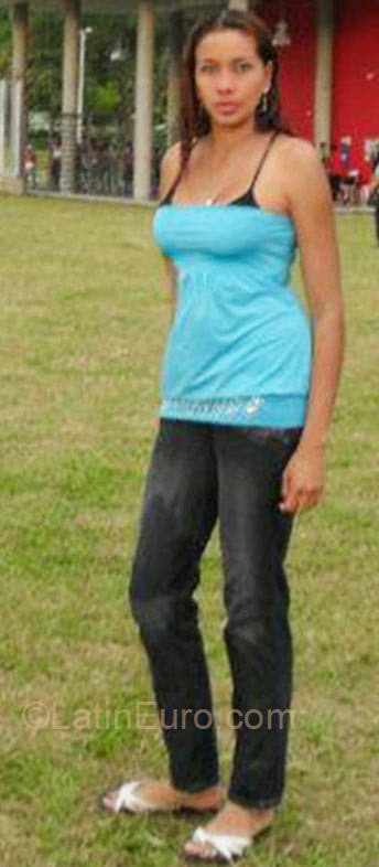 Date this sultry Colombia girl Darly from Palmira CO10159