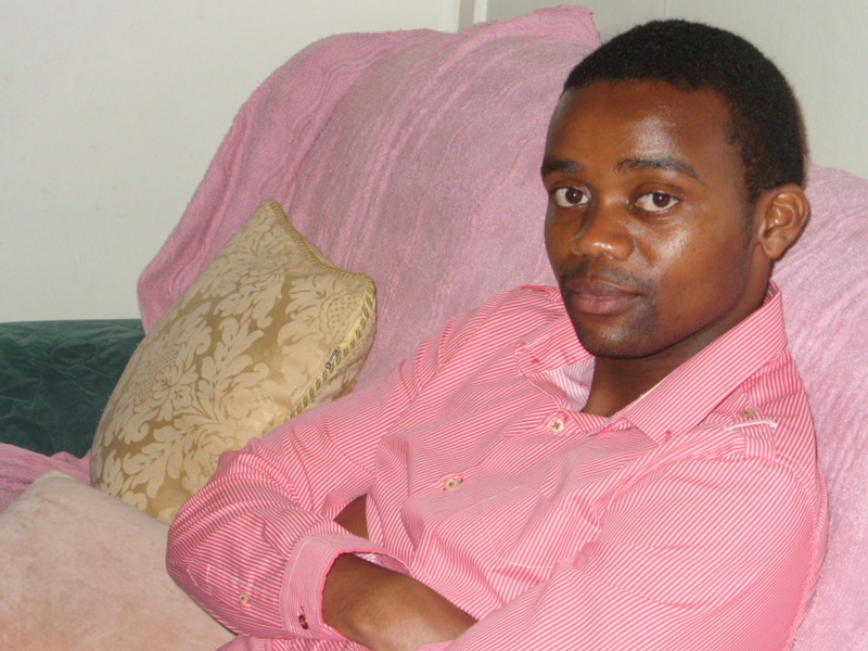 Date this happy United Kingdom man LatinaLover07 from London GB643