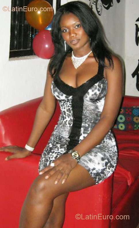 Date this nice looking Dominican Republic girl Roseline from Santo Domingo DO11022