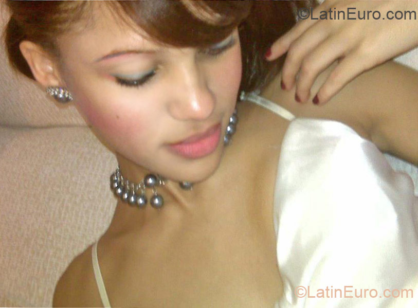 Date this cute Dominican Republic girl Jade from  DO11024