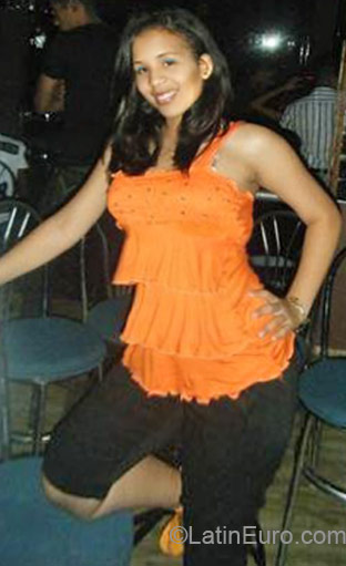 Date this sensual Dominican Republic girl Massiel from Bahoruco DO11041