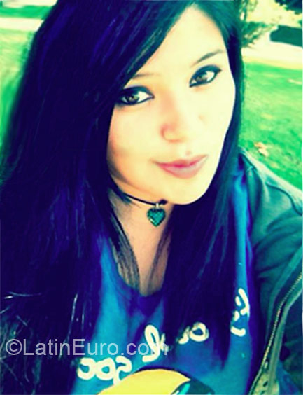 Date this charming Colombia girl Valentina from Bogota CO10203